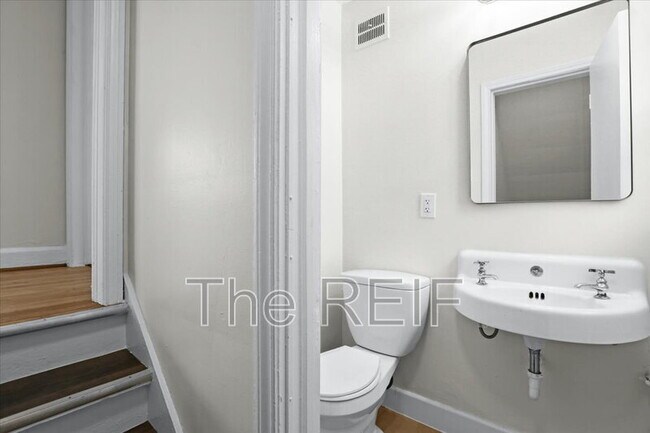 Building Photo - 17421 Quincy St