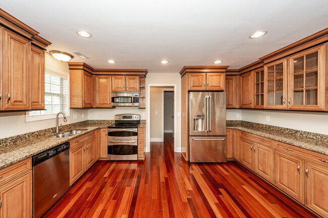 Building Photo - 107 Spalding Cir