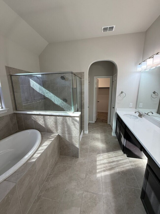 Building Photo - Charming 1-Story 4 Bedroom 2 Bathroom in Little Elm, TX