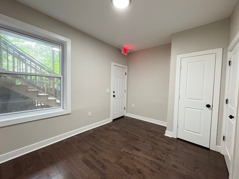 190 N Park St 2 - 196 N Park St