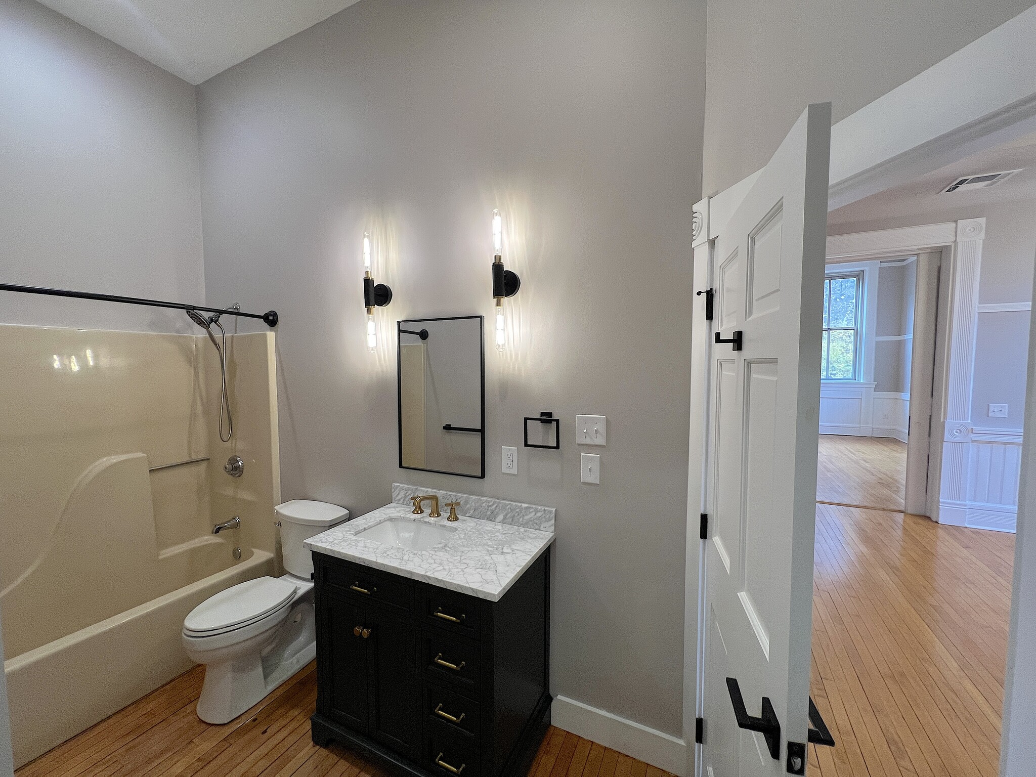 Building Photo - 27 Hillside Pl