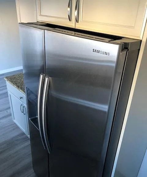 Building Photo - "Charming Burbank 2-Bed, 2-Bath Oasis on North Hollywood Way!"