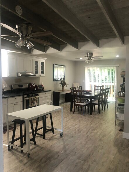 kitchen/dining room - 135 Bixby St
