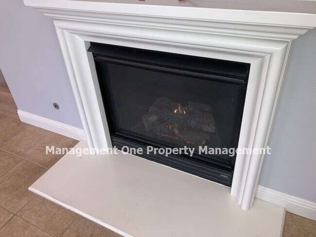 Building Photo - Beautiful Serafina Gated Community Townhome
