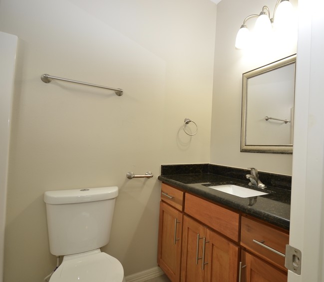 Master bathroom - 6705 Garden Woods Ave