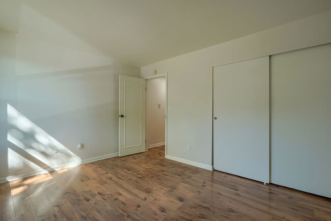 Building Photo - 4696 Tarryton Ct S