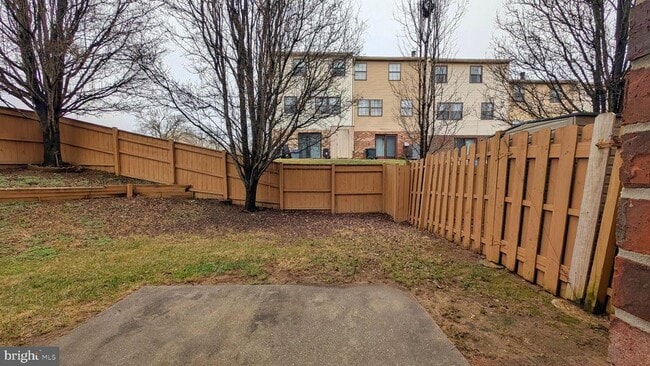 Building Photo - 33 Badger Gate Ct