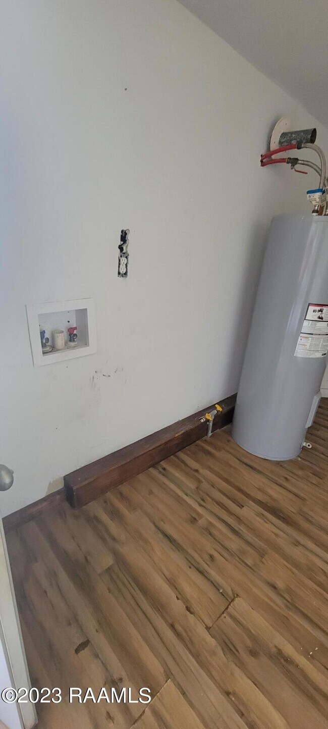 Building Photo - 232 Hulin St