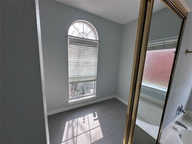 Building Photo - 4529 Burnhill Dr