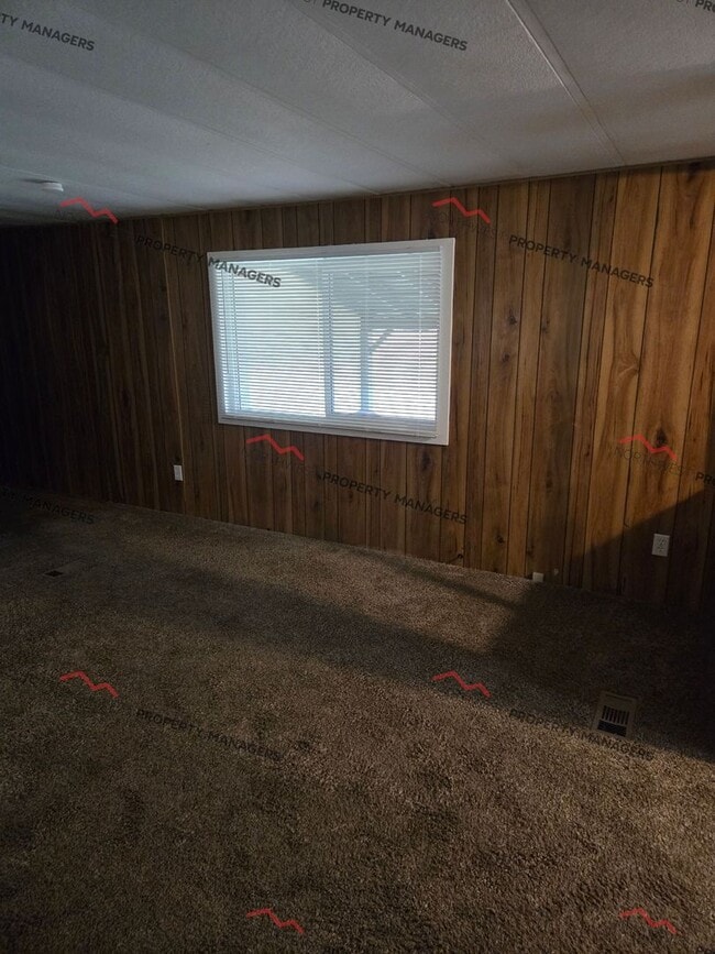 Building Photo - STATUS: AVAILABLE | R255F | $1850