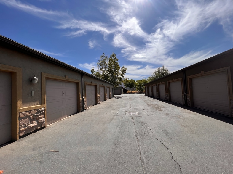 Building Photo - 574 S 2150 W