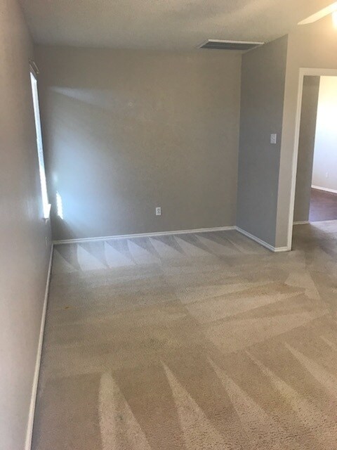 Building Photo - Comfortable & Convenient Living