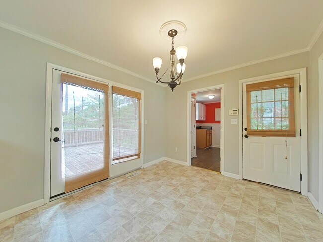 Building Photo - 2607 Springwood Dr