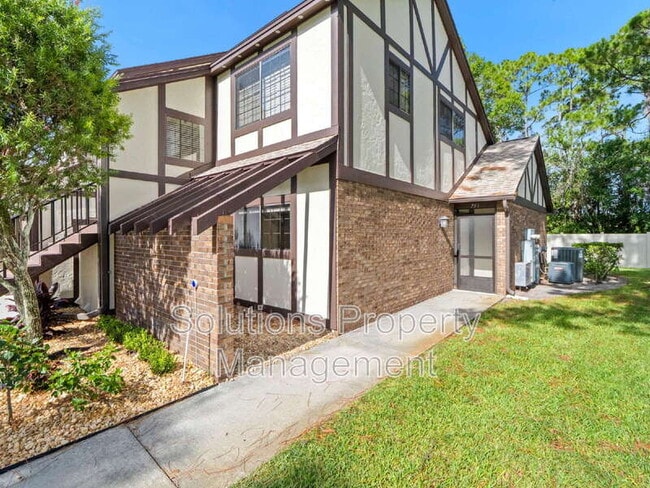 Building Photo - 751 Greenwood Manor Cir