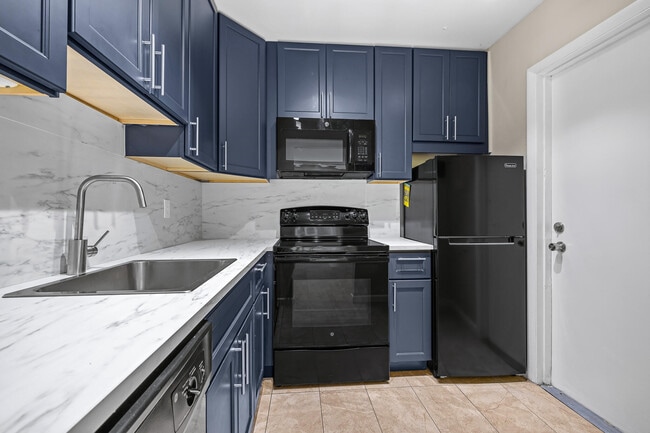 Building Photo - 608 NW 13th St