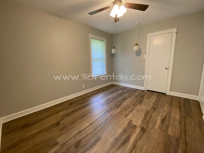 Building Photo - Completely remodeled home in Broadmoor ava...