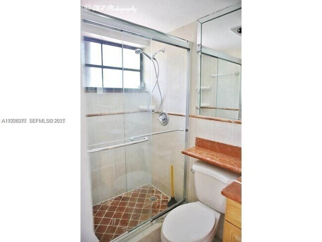 Building Photo - 1990 Brickell Ave