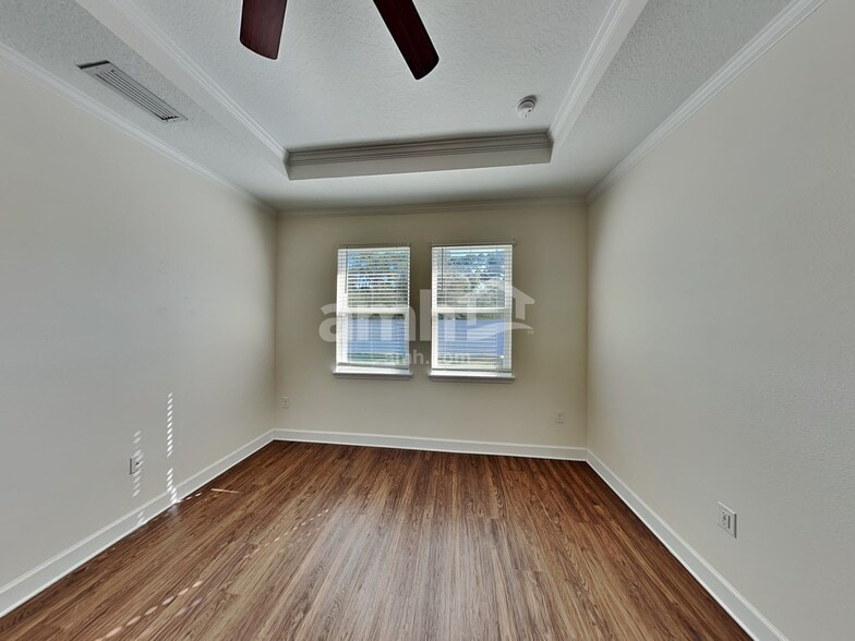 Building Photo - 511 Pine Terrace Dr