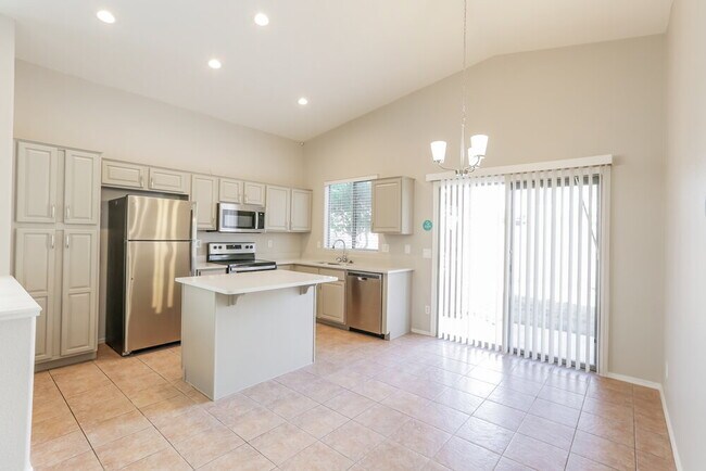 Building Photo - 4001 E Timberline Rd