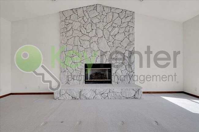 Building Photo - 3556 Mesa Verdes Dr
