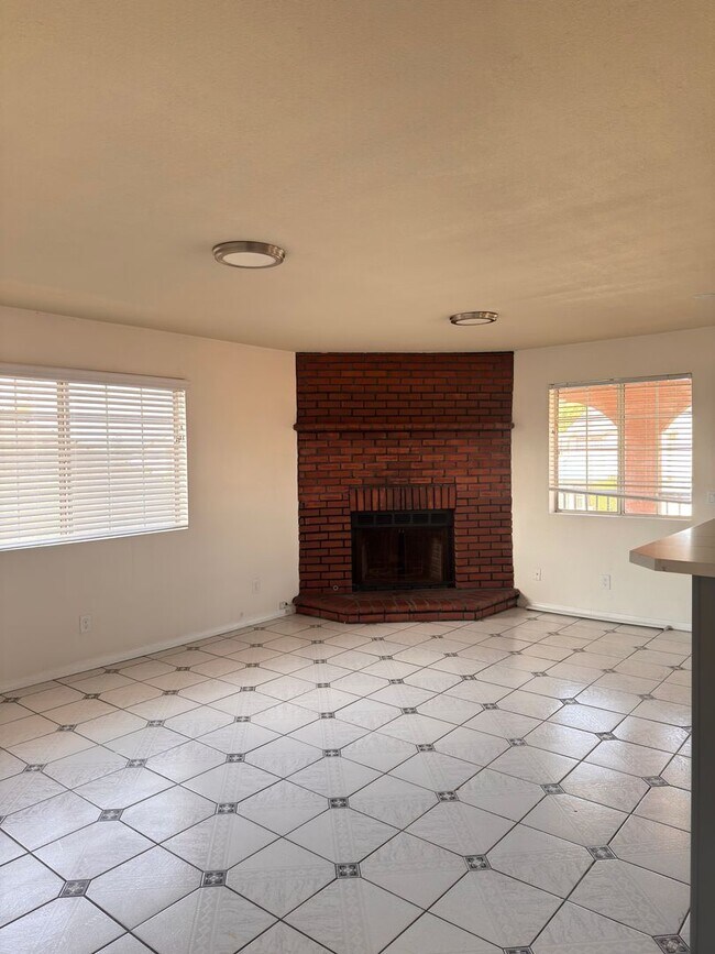 Building Photo - 1060 McFarland Ave