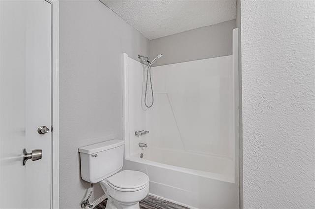 Building Photo - 836 NW Summercrest Blvd