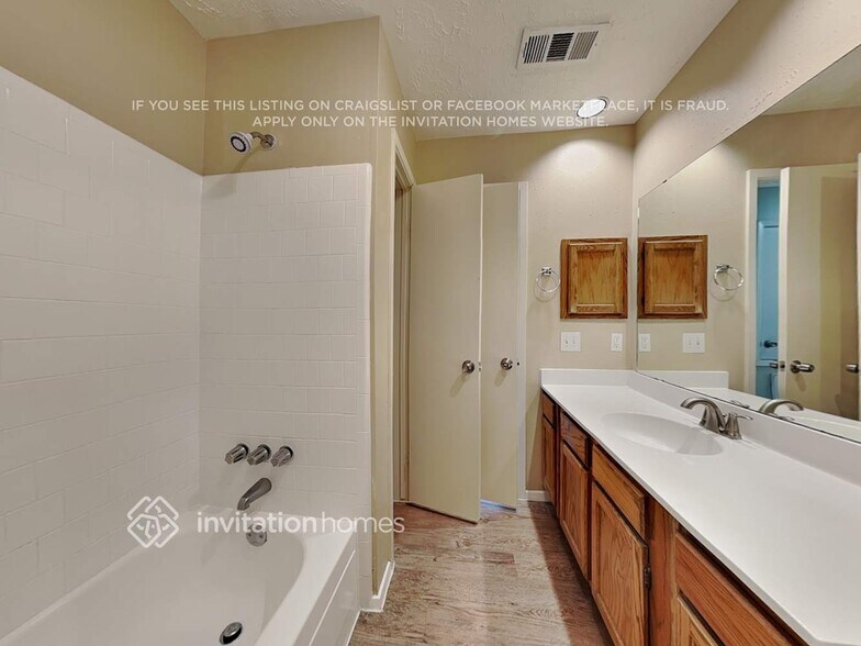 Building Photo - 4815 Diehlwood Pl