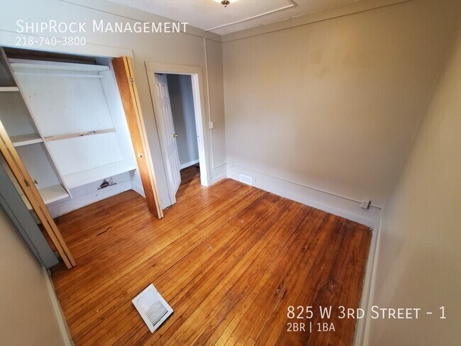 Building Photo - 825 W 3rd St
