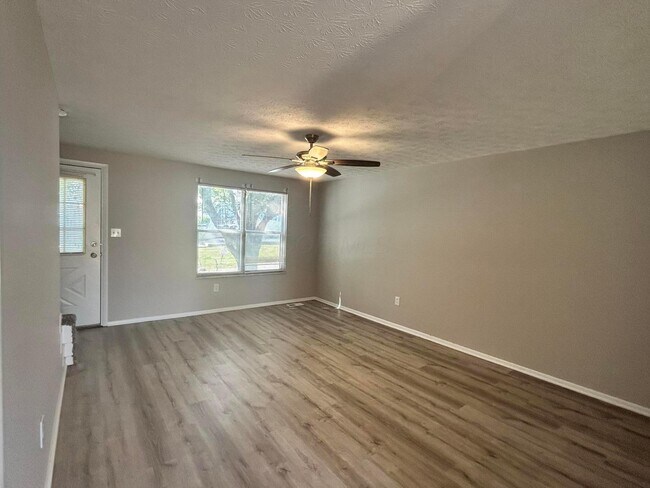 Building Photo - 2846 Avati Dr