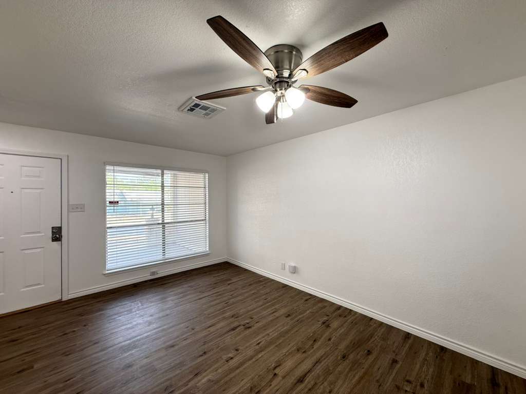 Building Photo - 13535 Coleridge St