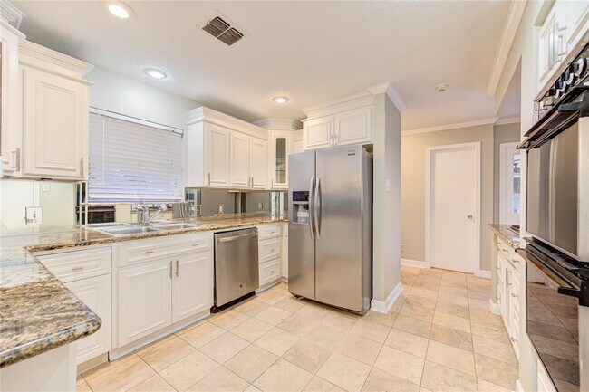 Building Photo - 11024 Riverview Dr