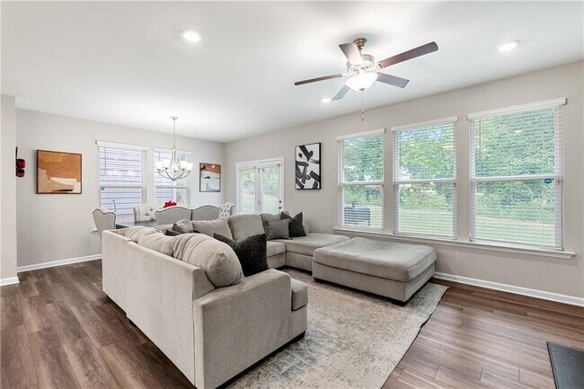 Building Photo - 3363 Park Pointe Cir