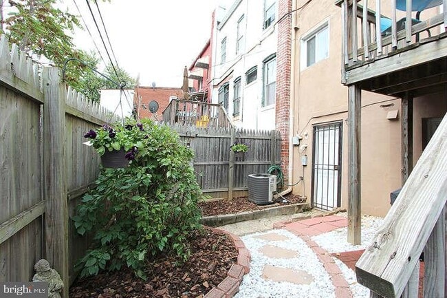 Building Photo - 514 Columbia Rd NW