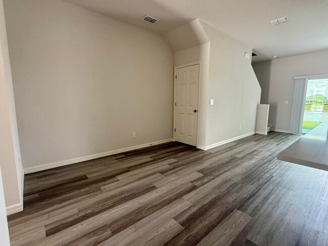 Building Photo - 12938 SW Forli Wy