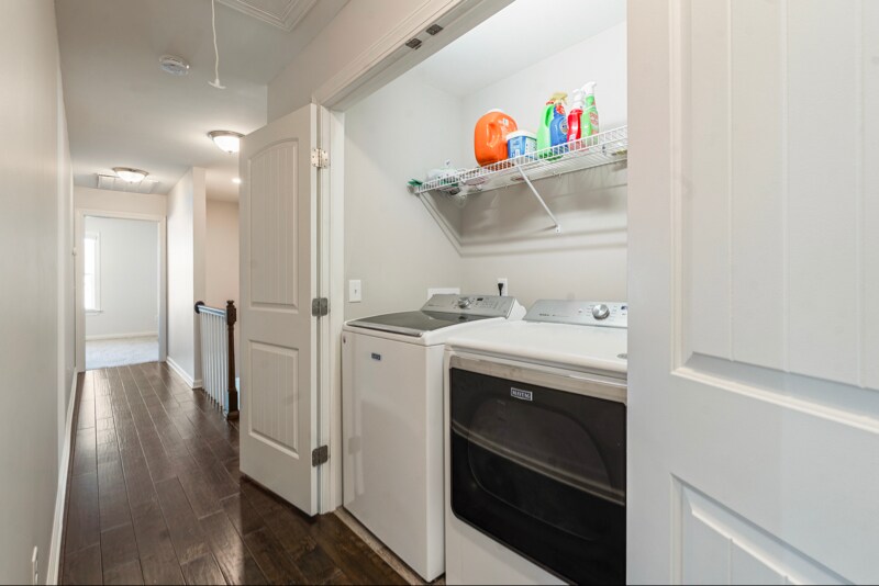 Building Photo - 705 Ellie Dr