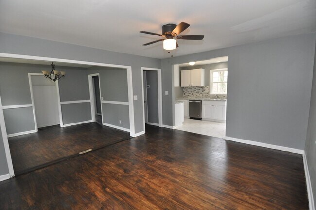 Building Photo - 820 Patricia Dr
