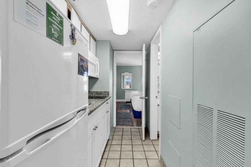 Building Photo - 1708 N Ocean Blvd