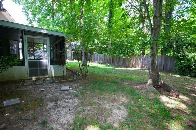 Building Photo - 4940 Tanners Spring Dr