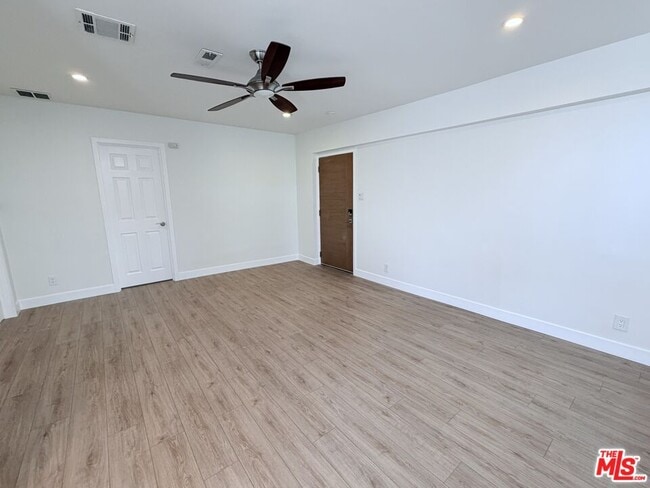 Building Photo - 8610 Cadillac Ave