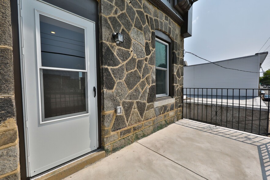 Building Photo - 2911 W Clearfield St