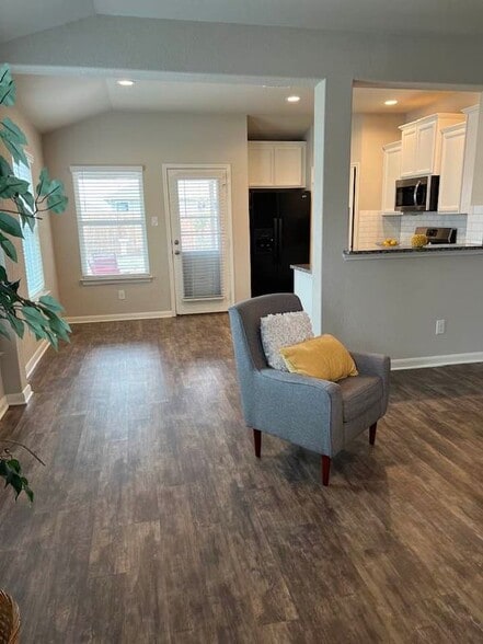 Building Photo - 448 Mallow Dr