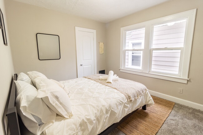 Building Photo - 1125 Wilson Ave