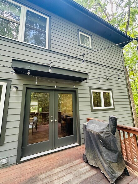 Building Photo - 2427 Winburn Ave