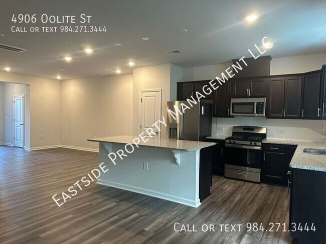 Building Photo - 4906 Oolite St