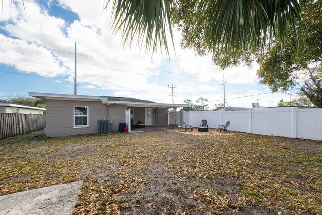 Building Photo - 3623 W Gray St