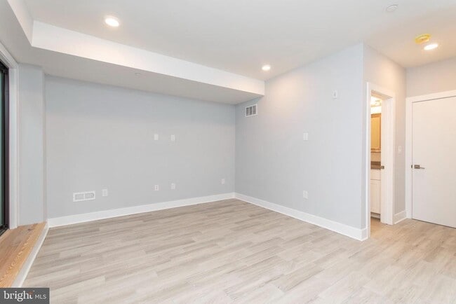 Building Photo - 814 N Uber St