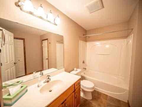 Building Photo - 3794 44 Ave NW