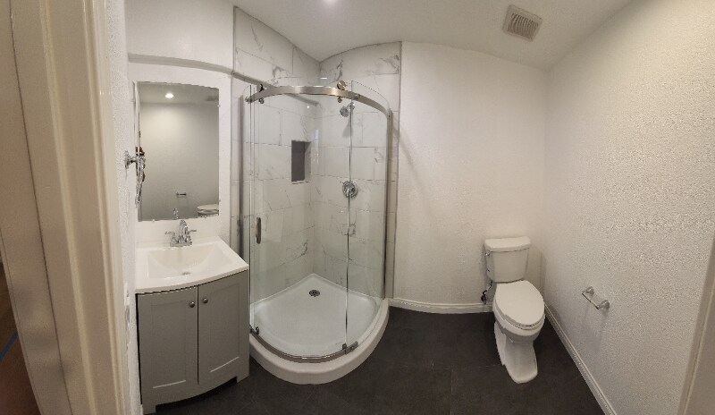 Building Photo - 8580 Golden Ridge Rd