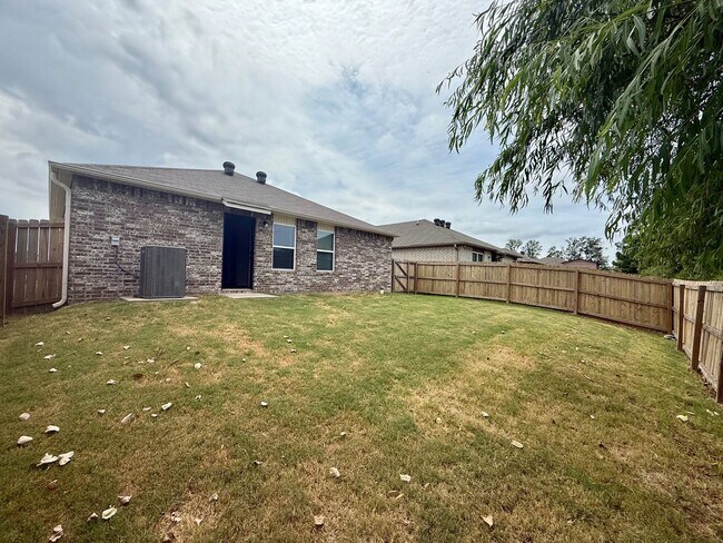 Building Photo - 8609 Westwood Crk Dr