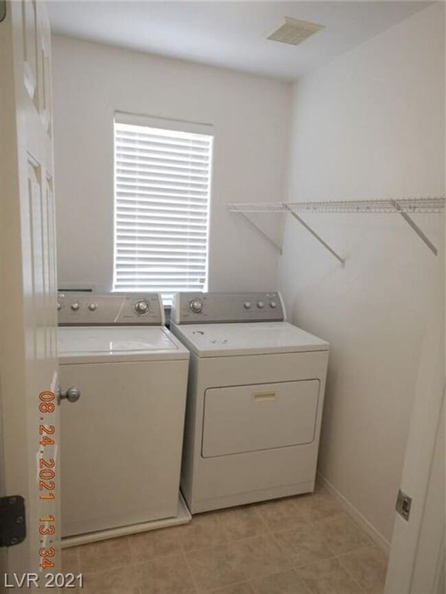 Building Photo - COMING SOON!! - FANTASTIC SW HOME ON CUL-D...